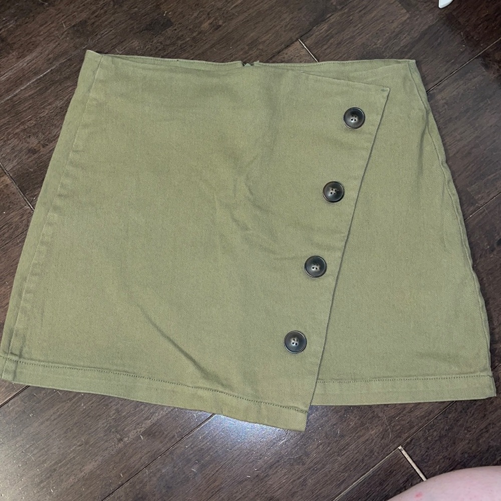 Francesca’s Harper Heritage Green Skirt Faux Botton Front Stretch